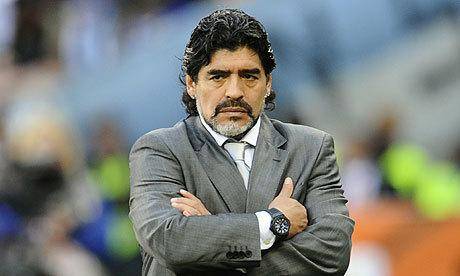 Claudia, sobreseída en la causa que le inició Maradona
