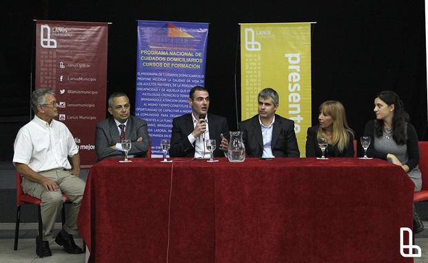 Comenzó el curso de cuidadores domiciliarios en Lanús
