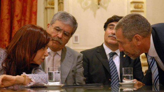 Imputaron a la ex presidente Cristina Kirchner por lavado de dinero