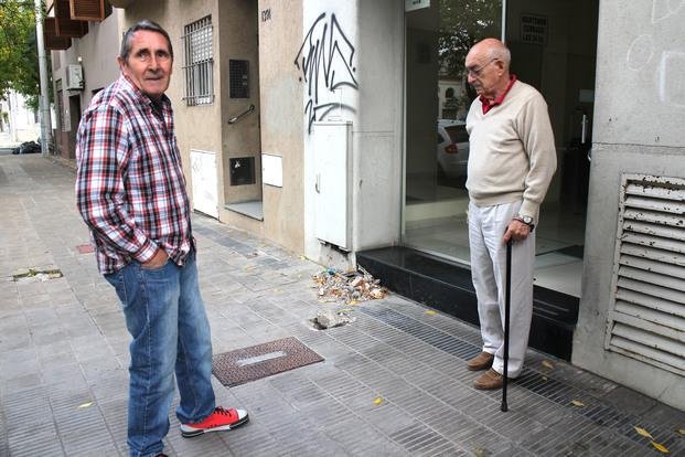 Están sin agua desde hace cinco días en un edificio de 13 y 60