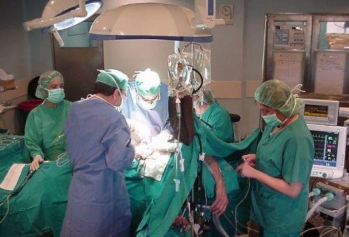 Clínicas y médicos amenazan con cortar la atención por PAMI