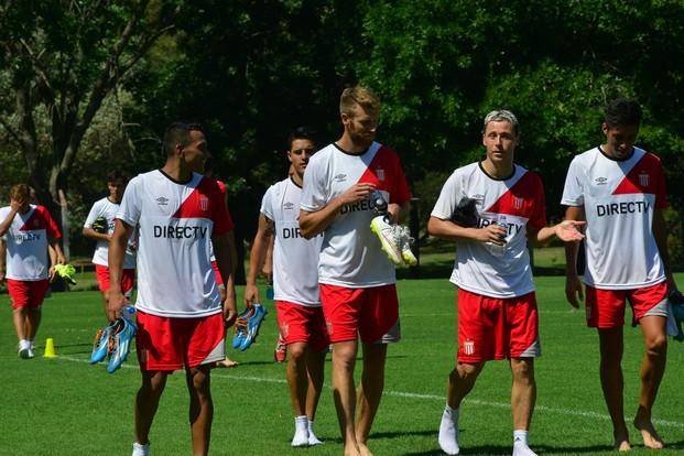 Tras el agónico triunfo de ayer, el plantel se movió en City Bell