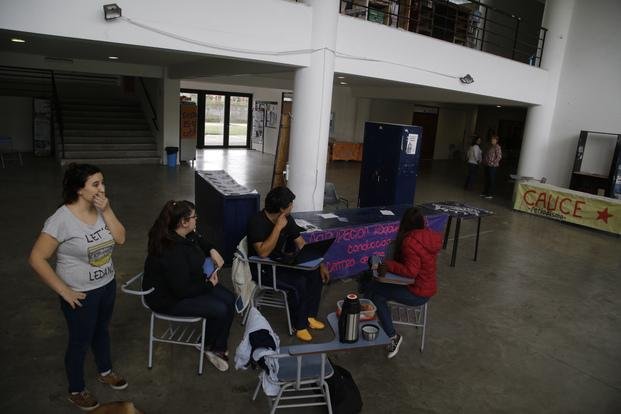 Sigue la polémica por "asueto" en Periodismo