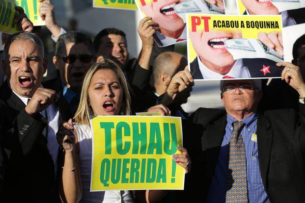 Se acerca el impeachment y nuevas deserciones complican a Rousseff