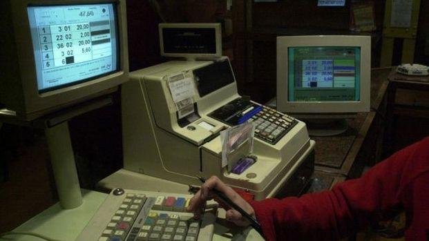 Marcha atrás con los “tragamonedas on line”