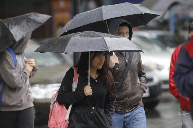 La lluvia no cesa: cuarto fin de semana con agua en la Ciudad