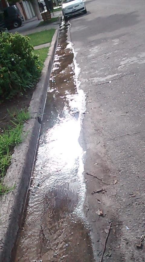 Enorme pérdida de agua en 135 y 65
