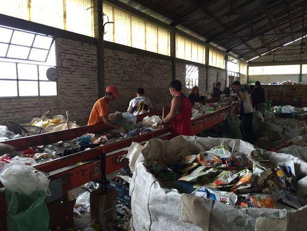 Reciclan 500 toneladas de residuos mensuales