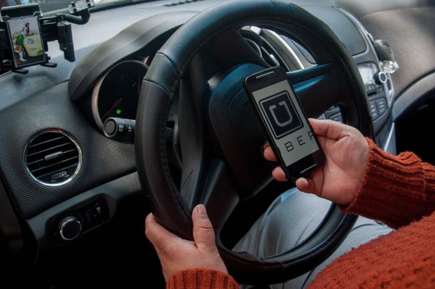 Un conductor fue demorado tras ser identificado como chofer de Uber