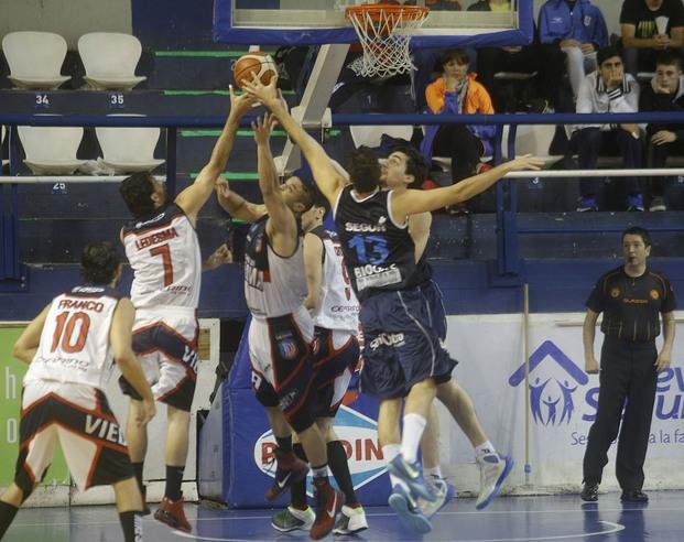 El Lobo continúa en carrera
