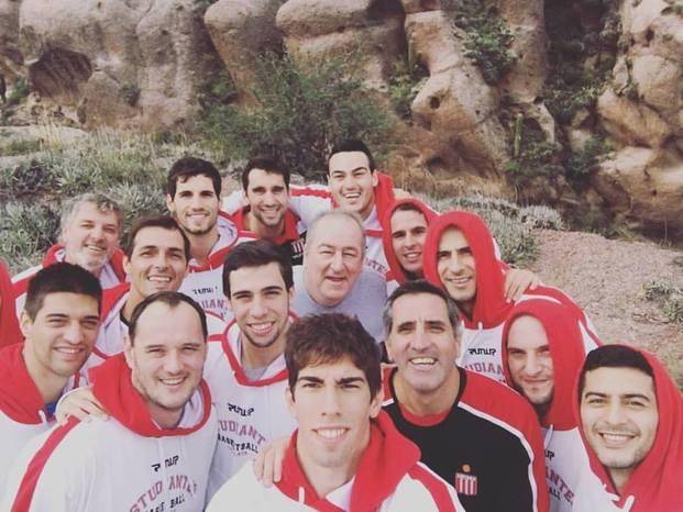 Estudiantes busca igualar la serie