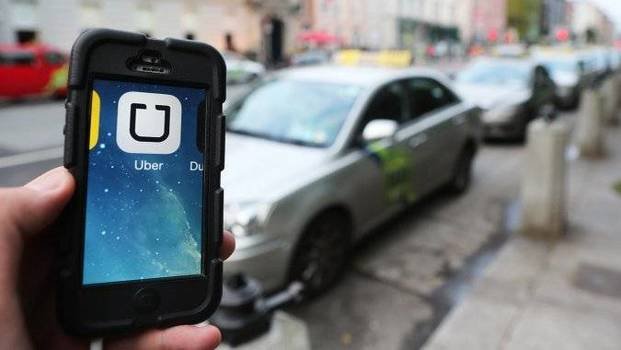 Salen a la calle diez inspectores 
municipales para detectar vehículos adheridos a Uber