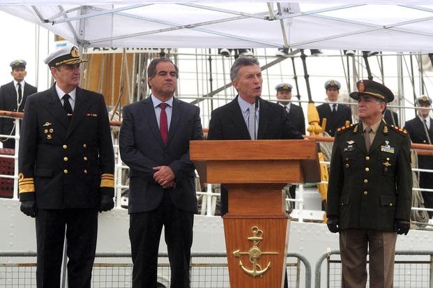 Macri despidió a la Fragata Libertad, que inicia nuevo viaje