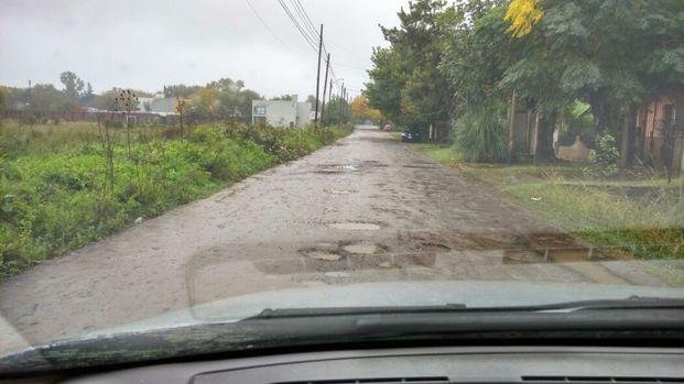 "Imposible andar sin romper el 
auto", aseguran en 458, 23 y 24