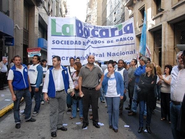 Bancarios confirmaron paro de 48 a partir de mañana