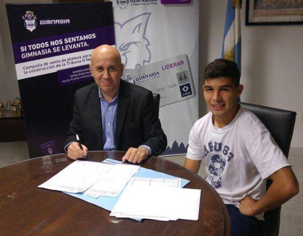 Perdomo ya es profesional