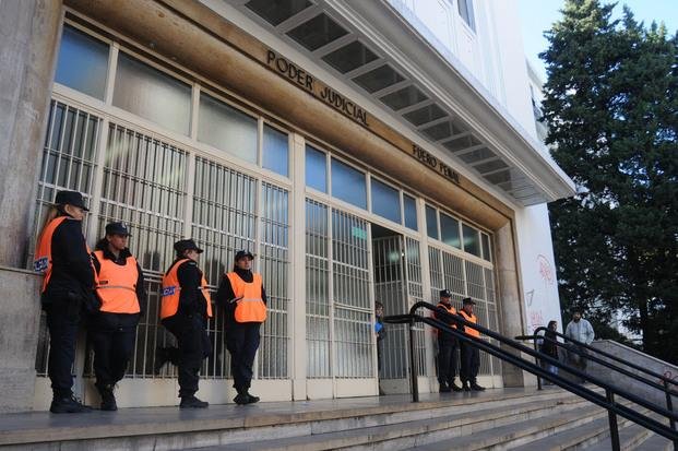 Analizan pedidos de detención por la “caja negra” de la Policía