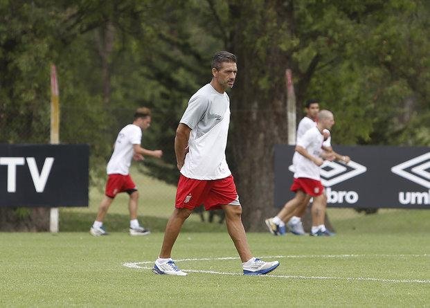 Para el Clásico, Vivas ya no tiene dudas