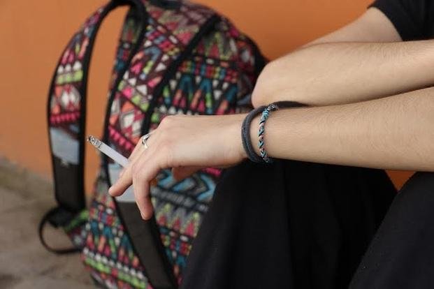 Un estudio reveló que el 72% de los jóvenes que fuman se iniciaron entre los 12 y 15