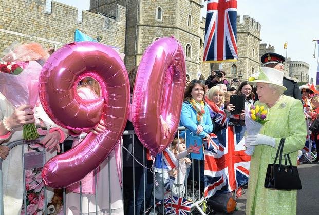 Isabel II celebró sus 90 años con un gran desfile