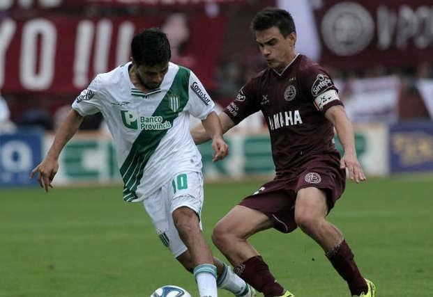 Lanús derrotó a Banfield y continúa liderando el grupo 2