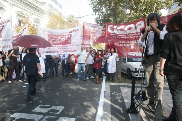 Médicos también harán paro   de tres días en los hospitales