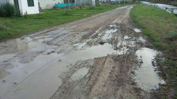Calles intransitables en una amplia zona de City Bell