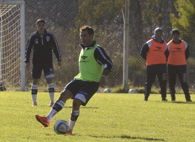 Boca lo quiere a Rinaudo y la decisión de irse es del jugador
