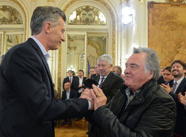 Breves - El País