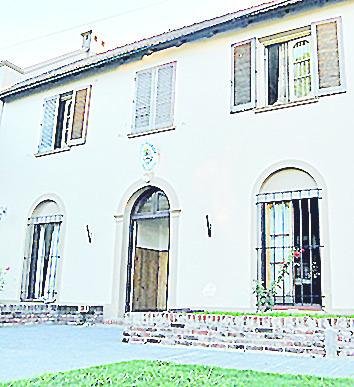 Tensión en una casa de City Bell: atacó a la mujer frente a sus hijos