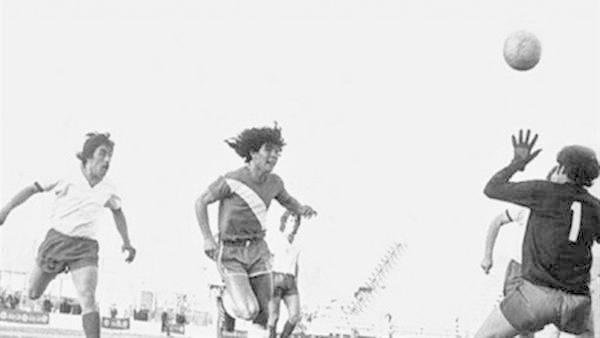 Murió el autor de dos fotos con historia que tienen a Diego Maradona como protagonista principal