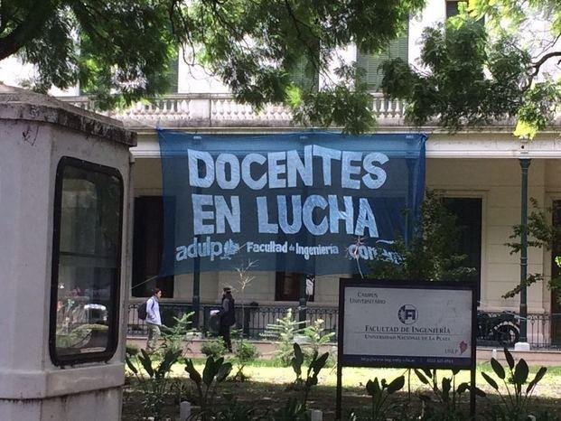 El paro docente se sintió en la Universidad