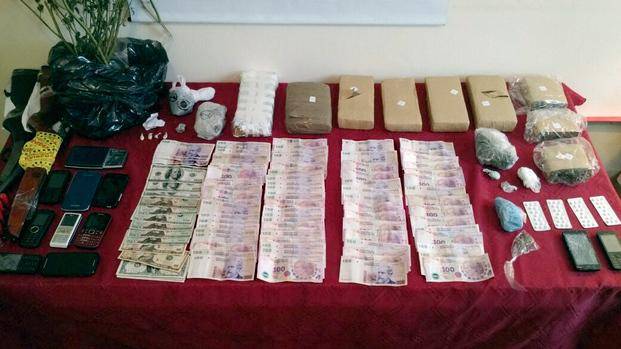 Una banda narco cayó con 10 kilos de marihuana y casi dos de cocaína