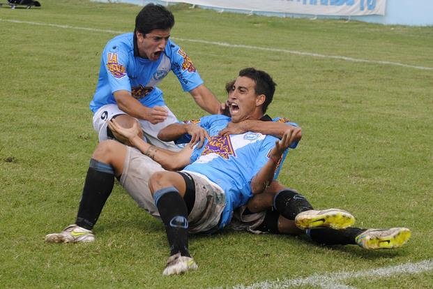 San Carlos entrenó y Morales jugaría por Avalo Piedrabuena