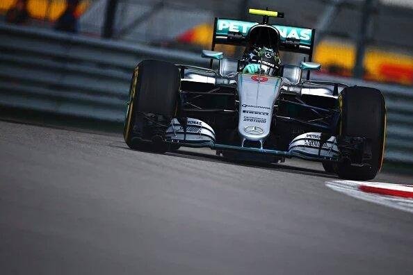 Hamilton tuvo el mejor tiempo de los entrenamientos de F1 en Rusia