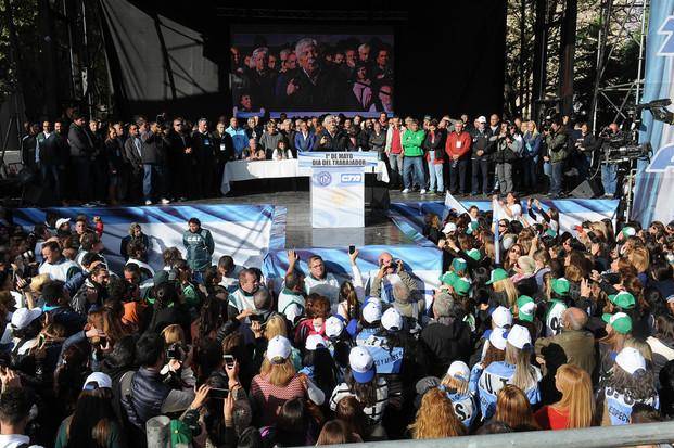 Un peronismo sin conducción complica y condiciona a Macri