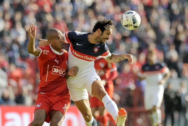 El Cuervo venció al Rojo en Avellaneda y sigue puntero