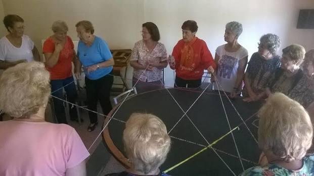 Talleres lúdicos de entrenamiento cognitivo en centros de jubilados de Quilmes