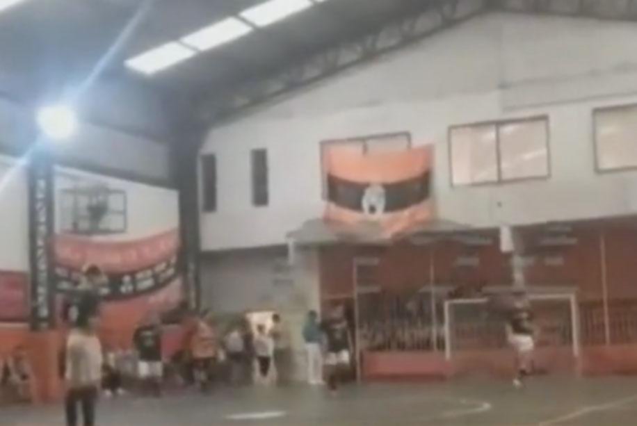 Presiones y agresividad, en un cóctel que explota en las canchitas