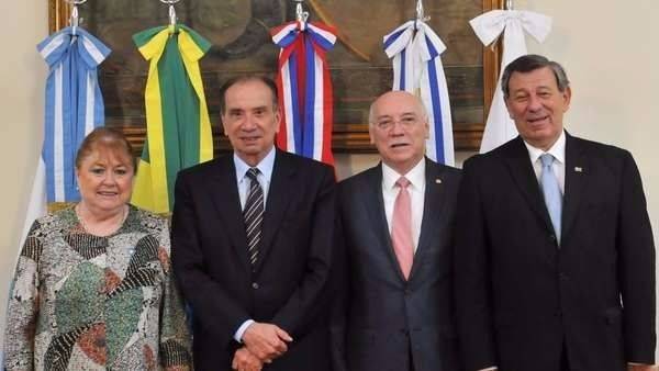 Cancilleres del Mercosur se reunen para analizar situación de Venezuela 