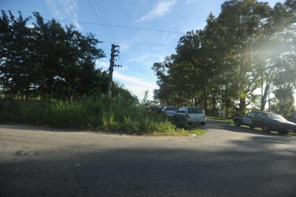 Un policía disparó en medio de una persecución: un joven grave