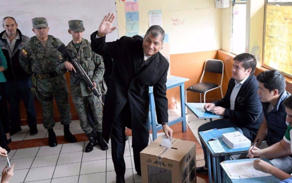 Los ecuatorianos eligen al sucesor de Rafael Correa