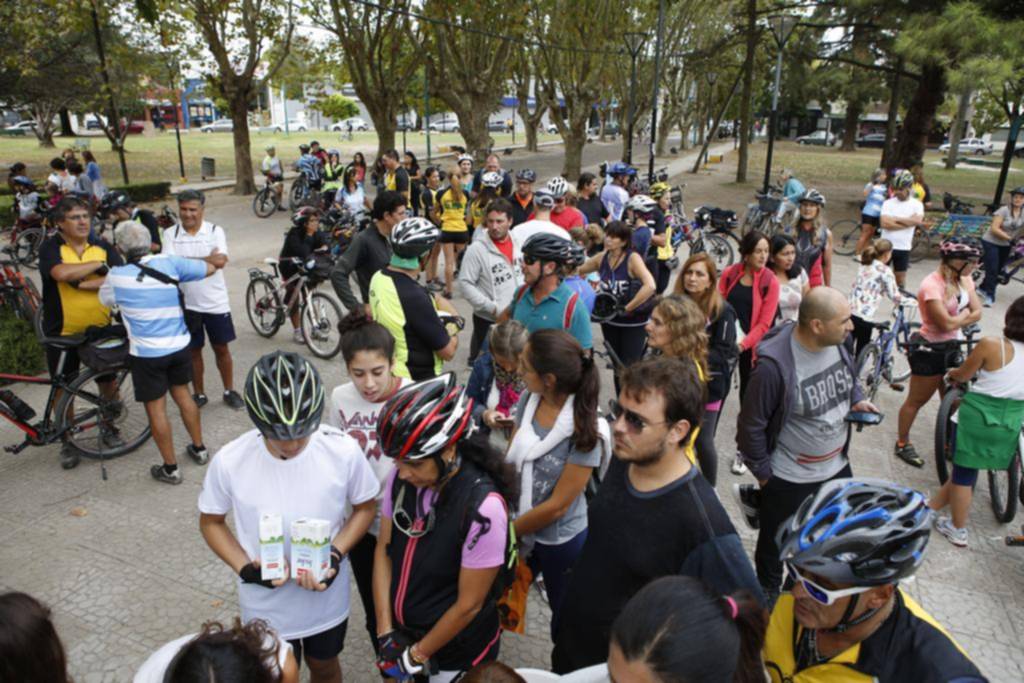 Nueva bicicleteada por la vida en las calles de City Bell