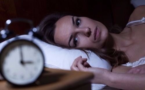 Estudio demuestra que el insomnio aumenta el riesgo de sufrir un paro cardíaco o un ACV 