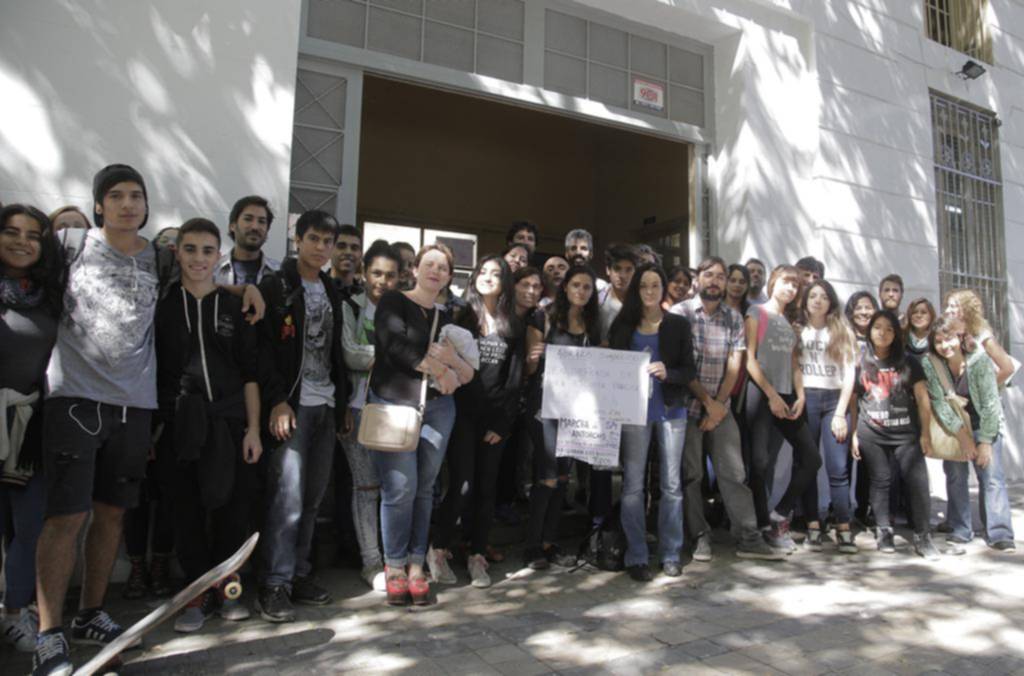 Adhesión dispar al paro en las escuelas de la Región