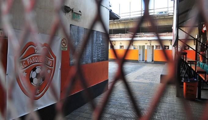 Más violencia: un hombre golpeó a un chico en un partido de futsal