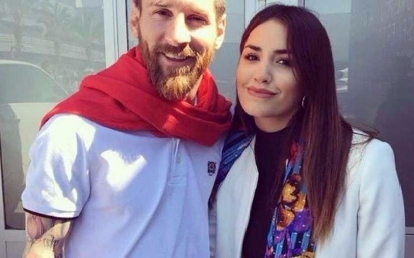 Lali se encontró con Messi en Barcelona