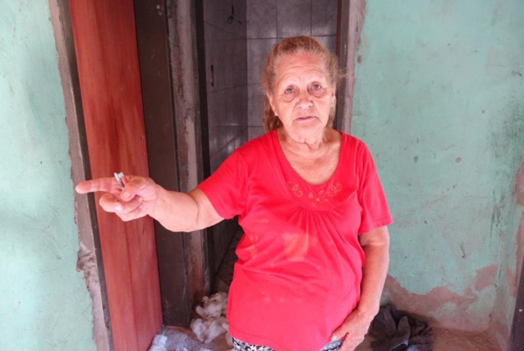 Entró a la vivienda vecina y rompió un auto: terminó herido y preso