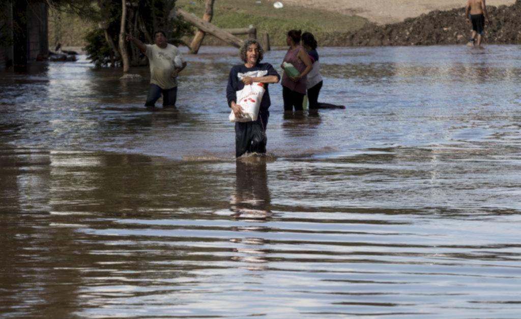Más lluvias y asistencia en las localidades inundadas, que empeoran su situación