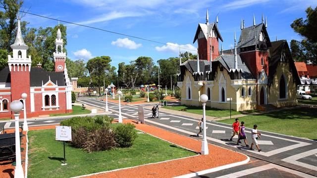 Se abre la convocatoria para cubrir las puestos y locales gastronómicos de la República de los Niños